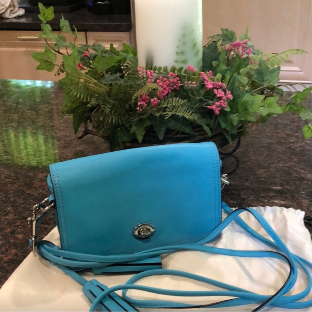 Coach crossbody bag-like new condition